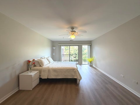 Tiny photo for 422 Kelburn Road #325, Deerfield, IL 60015 (MLS # 12734855)