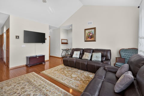 Tiny photo for 3932 Balmoral Court, Rolling Meadows, IL 60008 (MLS # 12724900)