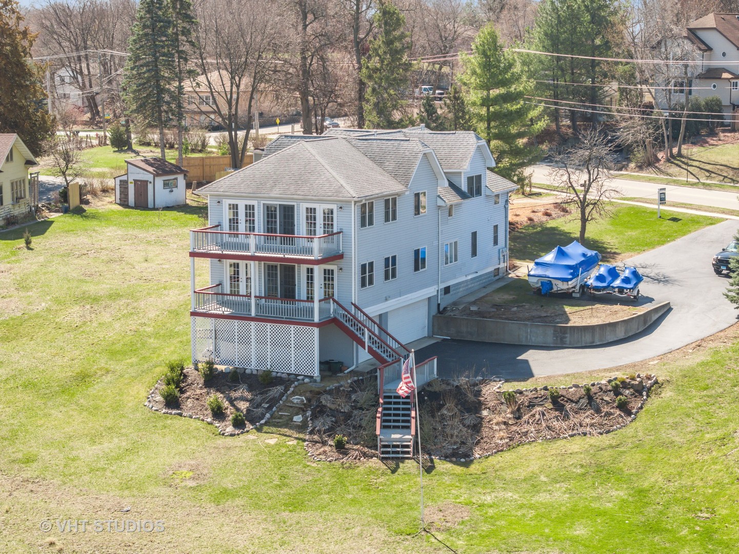122 E Grand Avenue