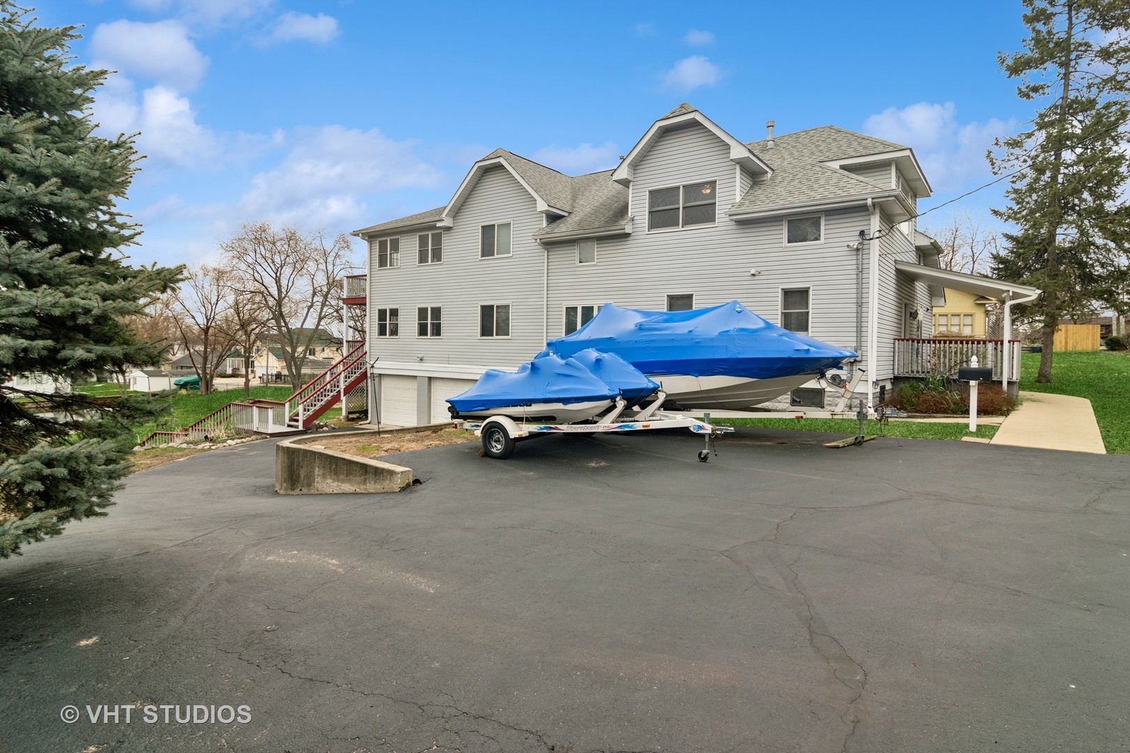 122 E Grand Avenue