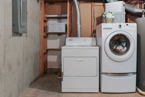 Tiny photo for 105 S Devonshire Drive, Bloomington, IL 61704 (MLS # 12538121)