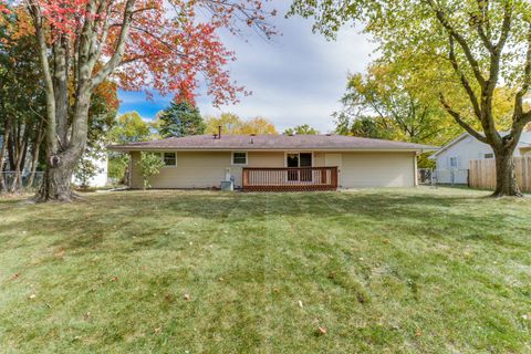 Tiny photo for 105 S Devonshire Drive, Bloomington, IL 61704 (MLS # 12538121)
