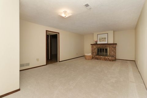 Tiny photo for 105 S Devonshire Drive, Bloomington, IL 61704 (MLS # 12538121)