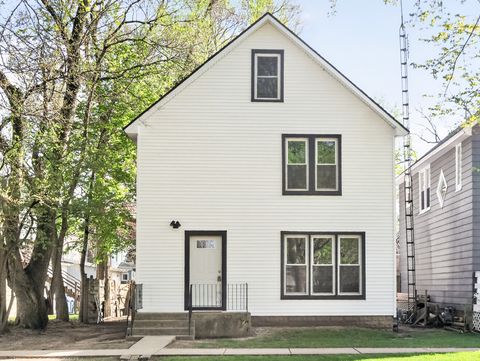 224 E Garden Street DeKalb IL 60115