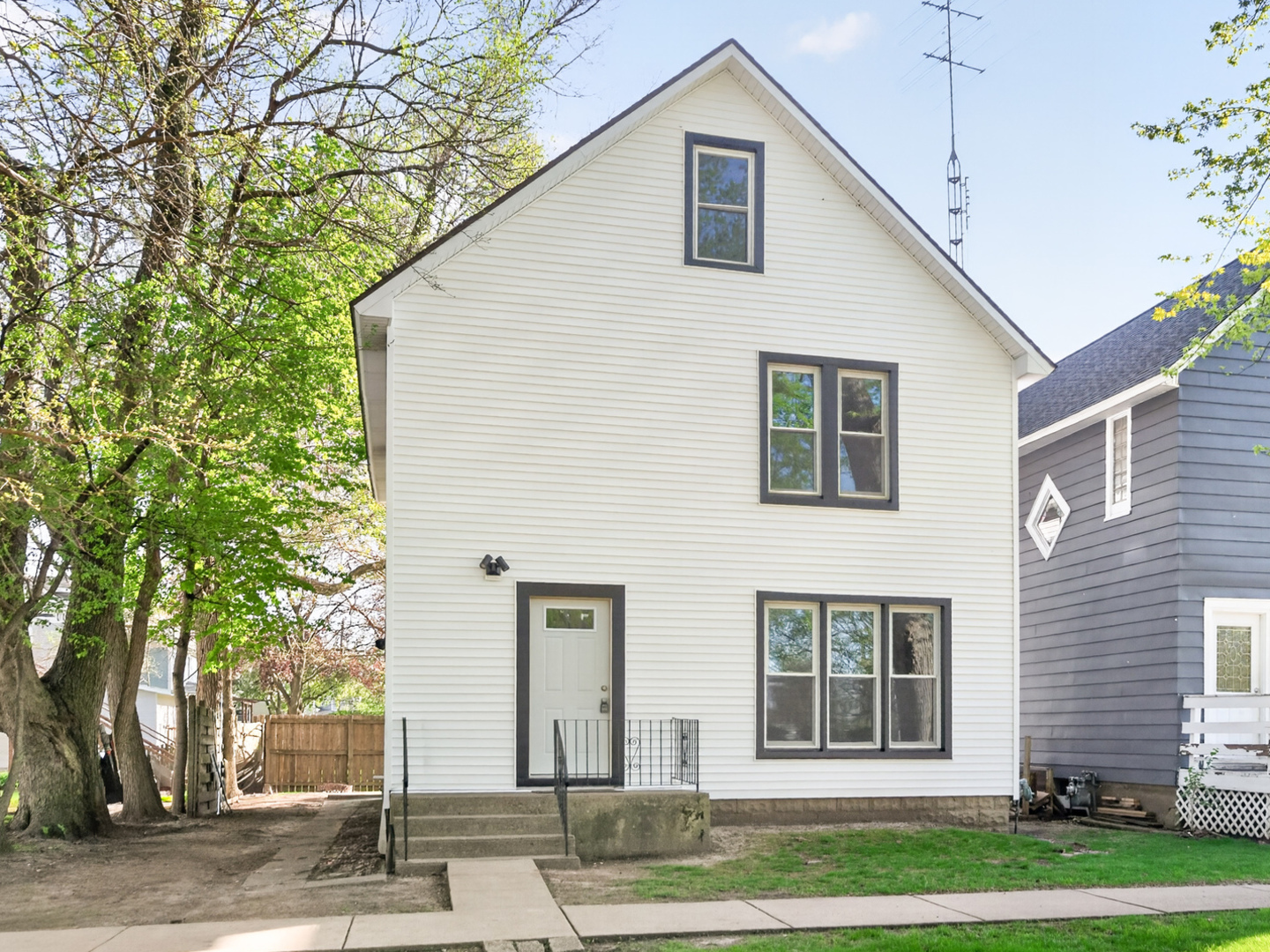 224 E Garden Street