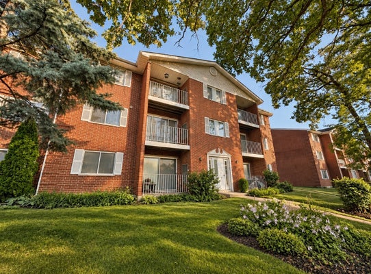 381 OAK TRAILS RD APT 201, DES PLAINES, IL 60016 - Image 556c9675ee042e8df78012edd1b036a2/1487901059
