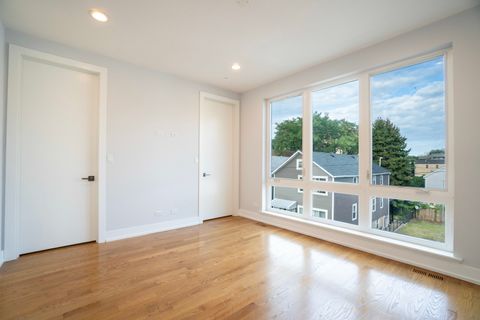 Tiny photo for 1920 S Shelby Court, Chicago, IL 60608 (MLS # 12520084)