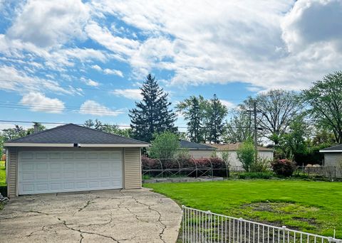 Tiny photo for 233 Crescent Drive, Glenview, IL 60025 (MLS # 12634204)