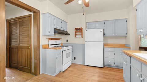 Tiny photo for 144 S Commonwealth Avenue, Aurora, IL 60506 (MLS # 12672893)