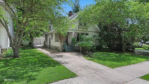 Tiny photo for 144 S Commonwealth Avenue, Aurora, IL 60506 (MLS # 12672893)