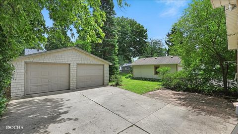 Tiny photo for 144 S Commonwealth Avenue, Aurora, IL 60506 (MLS # 12672893)