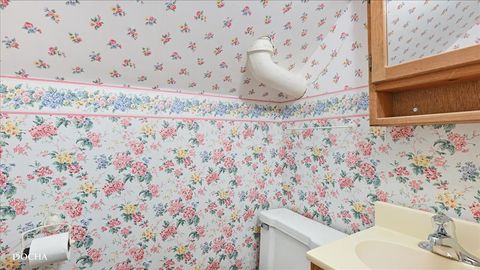 Tiny photo for 144 S Commonwealth Avenue, Aurora, IL 60506 (MLS # 12672893)