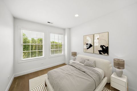 Tiny photo for 865 Laurel Avenue, Highland Park, IL 60035 (MLS # 12585528)