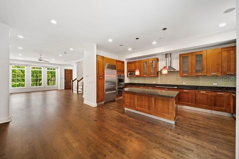 Tiny photo for 865 Laurel Avenue, Highland Park, IL 60035 (MLS # 12585528)