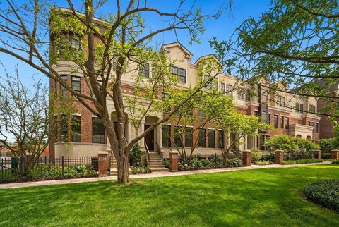 Photo of 865 Laurel Avenue, Highland Park, IL 60035 (MLS # 12585528)