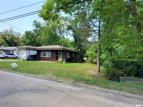 Photo of 600 W GRAND Avenue, Carterville, IL 62918 (MLS # EB459158)