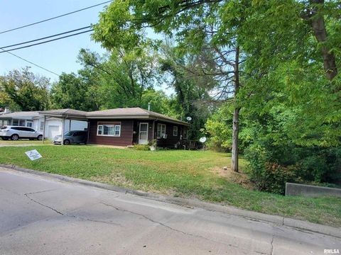 Photo of 600 W GRAND Avenue, Carterville, IL 62918 (MLS # EB459158)