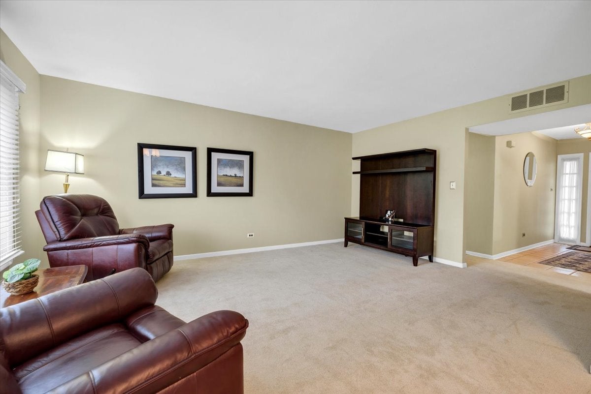 1525 Mayfield Lane