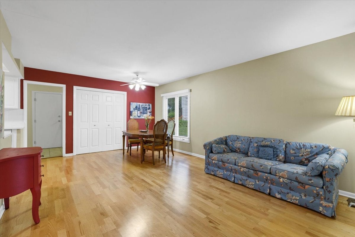 1525 Mayfield Lane