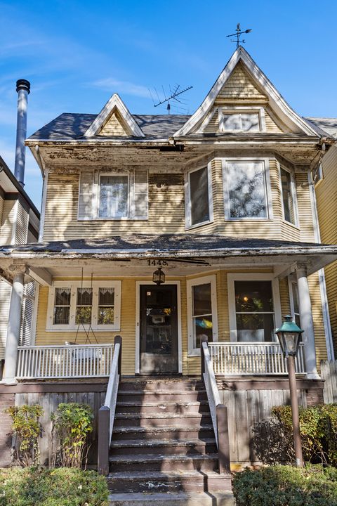 Photo of 1448 W Glenlake Avenue, Chicago, IL 60660 (MLS # 12515691)
