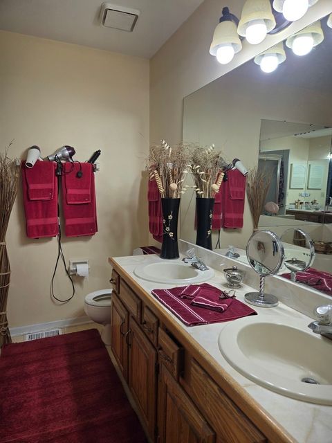 Tiny photo for 716 Clover Hill Court, Elk Grove Village, IL 60007 (MLS # 12492141)