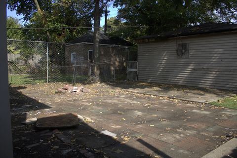 Tiny photo for 8207 S Marquette Avenue, Chicago, IL 60617 (MLS # 12479159)