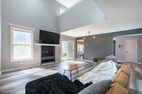 Tiny photo for 229 Spring Point Drive, Carpentersville, IL 60110 (MLS # 12610707)