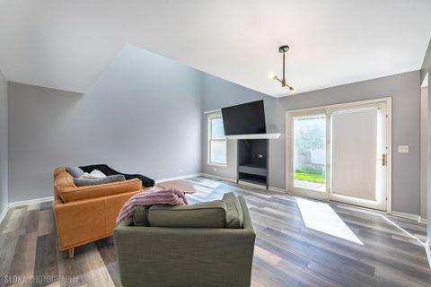 Tiny photo for 229 Spring Point Drive, Carpentersville, IL 60110 (MLS # 12610707)