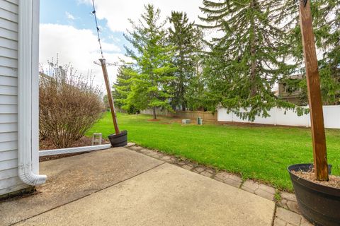 Tiny photo for 229 Spring Point Drive, Carpentersville, IL 60110 (MLS # 12610707)