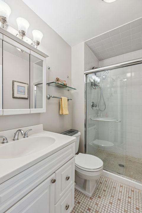 Tiny photo for 3930 N Pine Grove Avenue #801, Chicago, IL 60613 (MLS # 12456500)