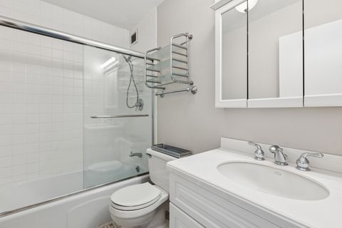 Tiny photo for 3930 N Pine Grove Avenue #801, Chicago, IL 60613 (MLS # 12456500)