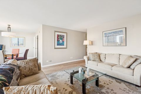 Tiny photo for 3930 N Pine Grove Avenue #801, Chicago, IL 60613 (MLS # 12456500)