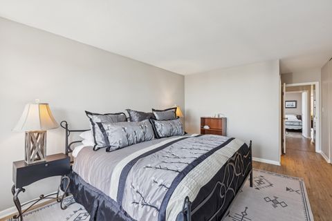 Tiny photo for 3930 N Pine Grove Avenue #801, Chicago, IL 60613 (MLS # 12456500)