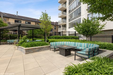 Tiny photo for 3930 N Pine Grove Avenue #801, Chicago, IL 60613 (MLS # 12456500)