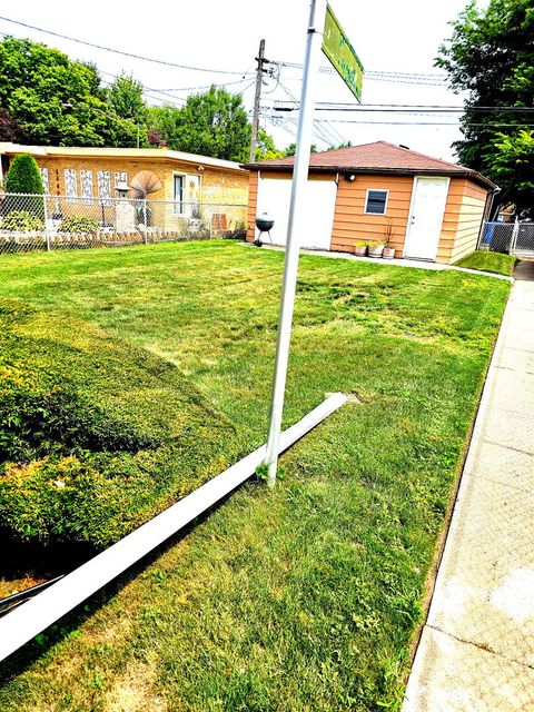 Tiny photo for 8605 S Calumet Avenue, Chicago, IL 60619 (MLS # 12303662)