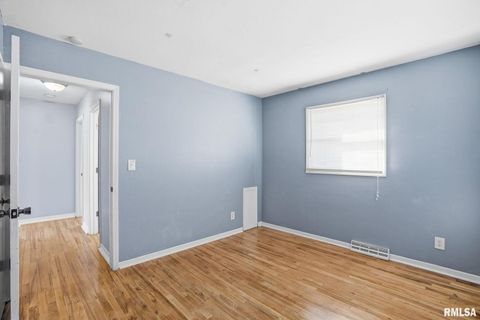 Tiny photo for 1230 N ELMWOOD Avenue, Davenport, IA 52807 (MLS # QC4269743)