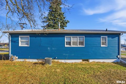 Tiny photo for 1230 N ELMWOOD Avenue, Davenport, IA 52807 (MLS # QC4269743)