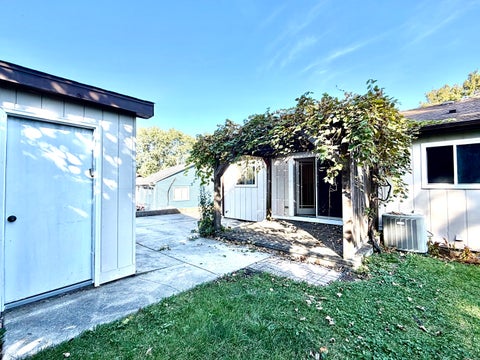 Tiny photo for 1N710 Newton Avenue, Glen Ellyn, IL 60137 (MLS # 12786097)