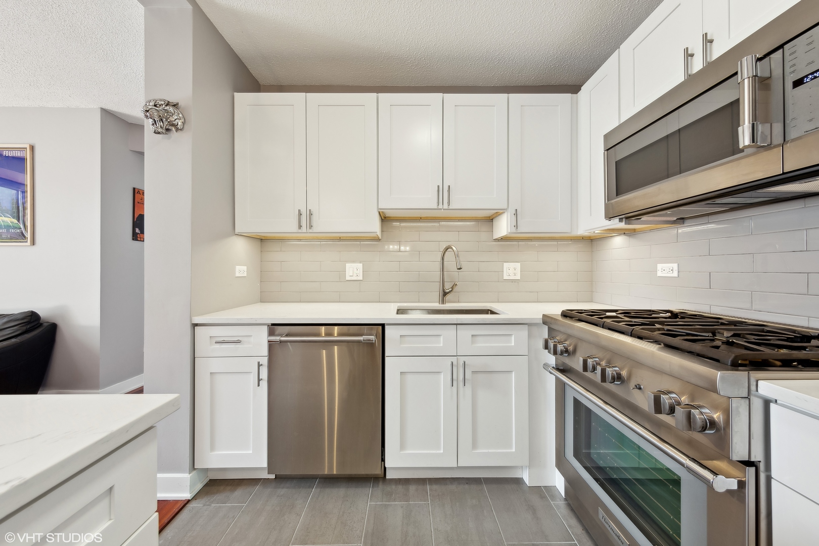 545 N Dearborn Street 3207