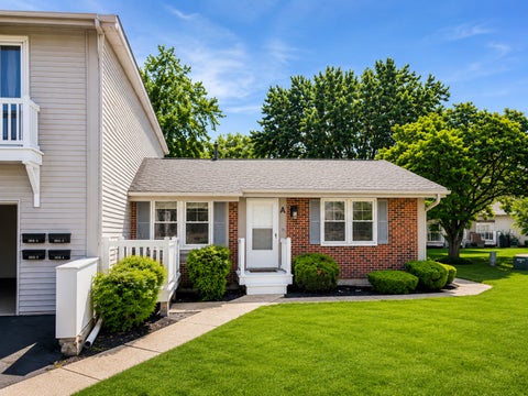 Photo of 309 Northwestern Court #A, Bloomingdale, IL 60108 (MLS # 12627922)