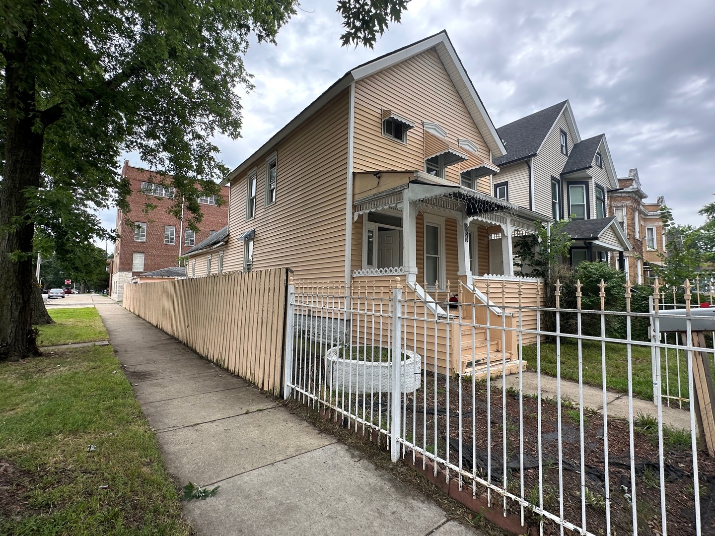 857 N Parkside Avenue