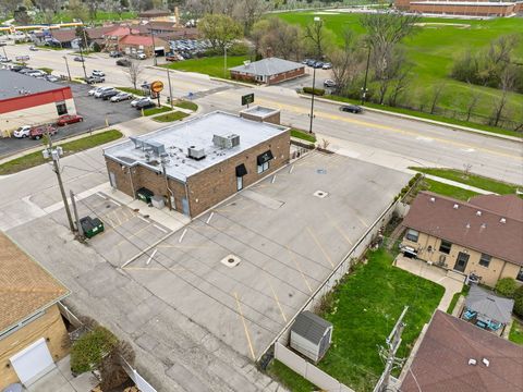 Tiny photo for 11055 W Roosevelt Road, Westchester, IL 60154 (MLS # 12624215)