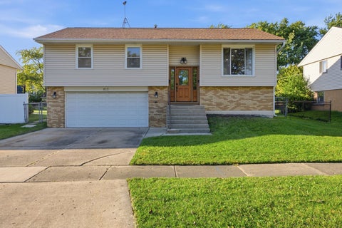 Photo of 412 Sherwood Drive, Streamwood, IL 60107 (MLS # 12654622)
