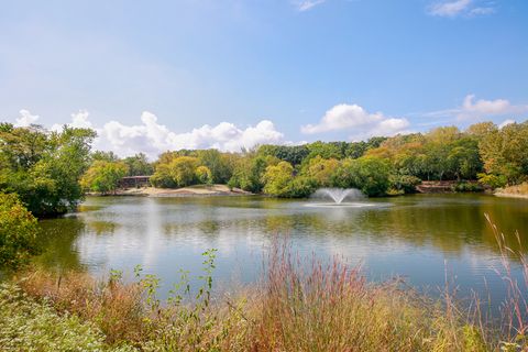 Tiny photo for 5511 E Lake Drive #97-B, Lisle, IL 60532 (MLS # 12476895)