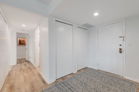 Tiny photo for 2 The Court Of Harborside Court #303, Northbrook, IL 60062 (MLS # 12625780)