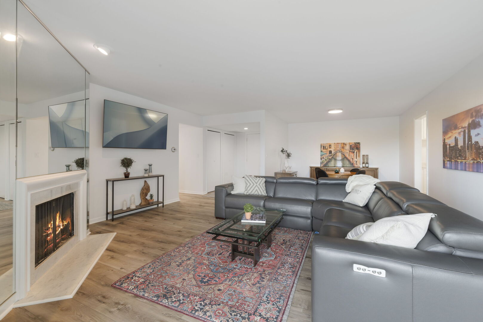 2 The Court Of Harborside Court 303