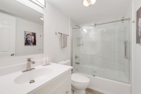 Tiny photo for 2 The Court Of Harborside Court #303, Northbrook, IL 60062 (MLS # 12625780)
