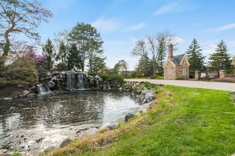 Tiny photo for 2 The Court Of Harborside Court #303, Northbrook, IL 60062 (MLS # 12625780)