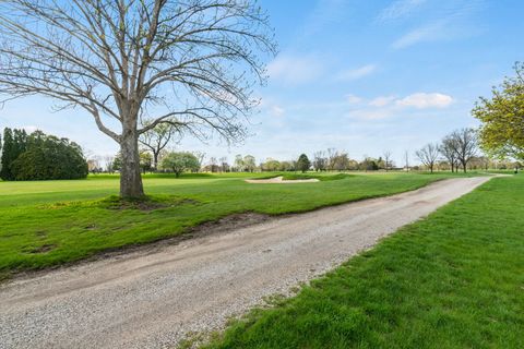 Tiny photo for 2 The Court Of Harborside Court #303, Northbrook, IL 60062 (MLS # 12625780)