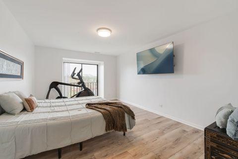 Tiny photo for 2 The Court Of Harborside Court #303, Northbrook, IL 60062 (MLS # 12625780)